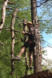 Aktivurlauber beim Klettern in der Rhön