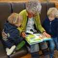 Oma liest vor