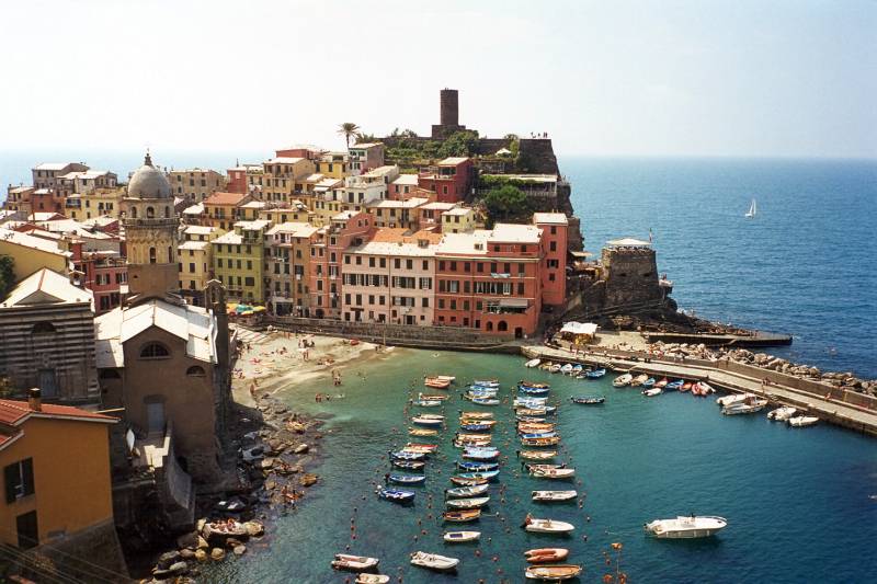 Vernazza am Küstenstreifen Cinque Terre in Ligurien