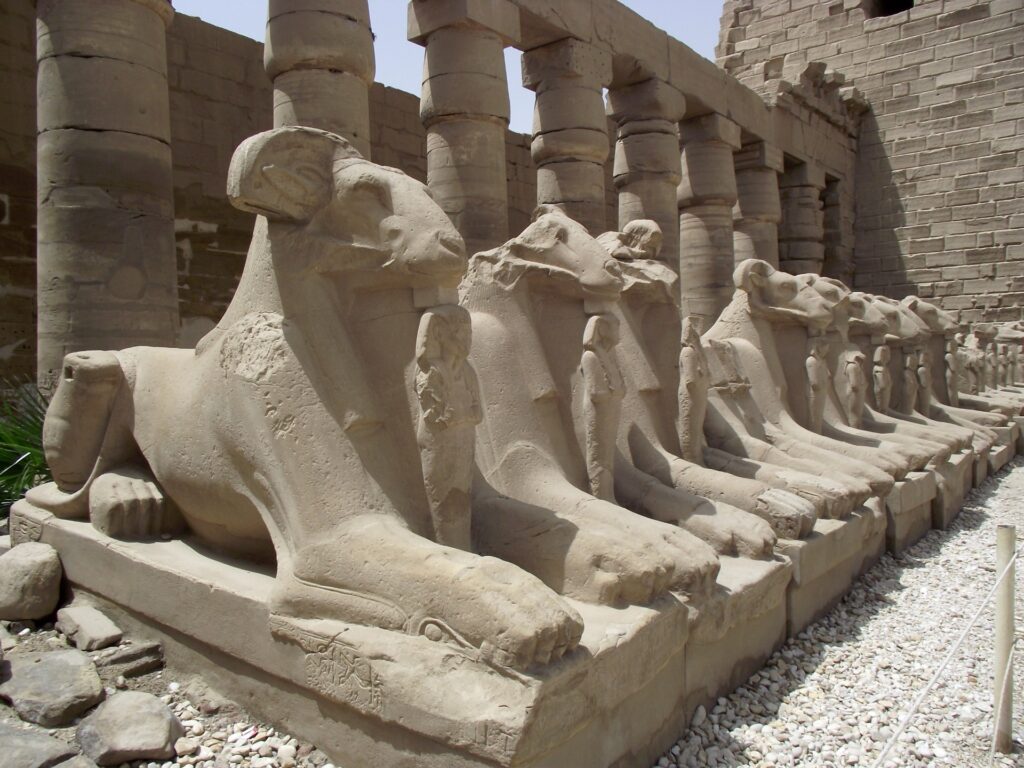3.000 Jahre alte Sphinx mit Widderkopf entdeckt