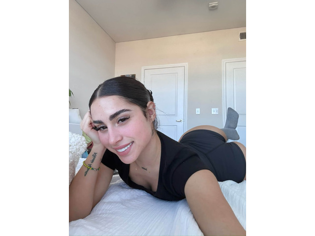 Brunette escort gourmande en matière de plaisir charnel