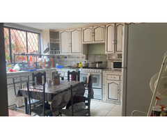 asa amplia de 2 pisos + buhardilla en Yanuncay, Cuenca