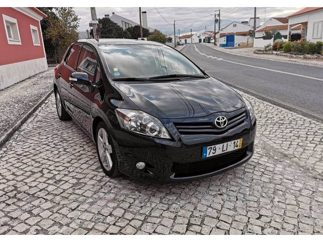 Toyota Auris 1.4D-4D 90cv Sol A.C 2300€