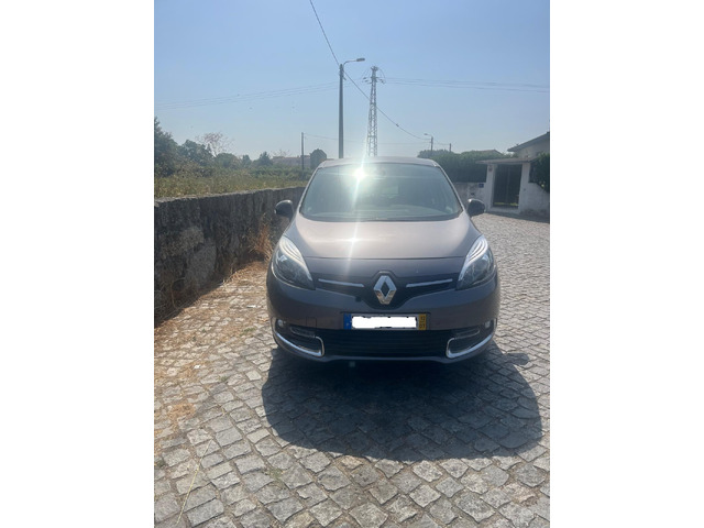 Renault Scénic – Conforto, Espaço e Versatilidade