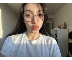 Garota nova, muito calma, doce, sensual e honesta.