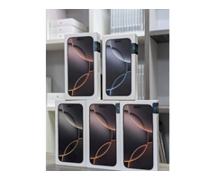 Novos iPhones 16 Pro Max e 17 Pro Max da Apple.