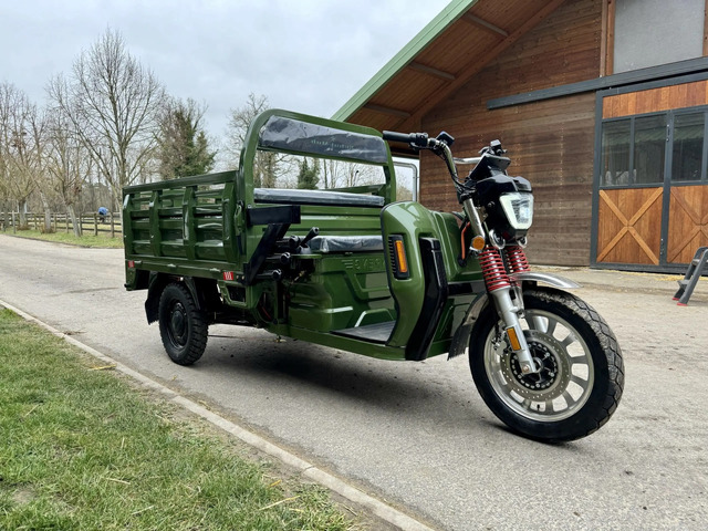 Triciclo elétrico homologado para estrada