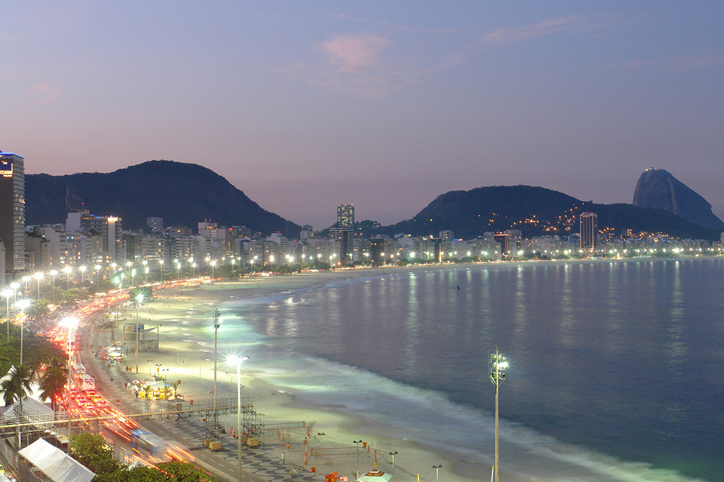 Copacabana bei Nacht (Rio)