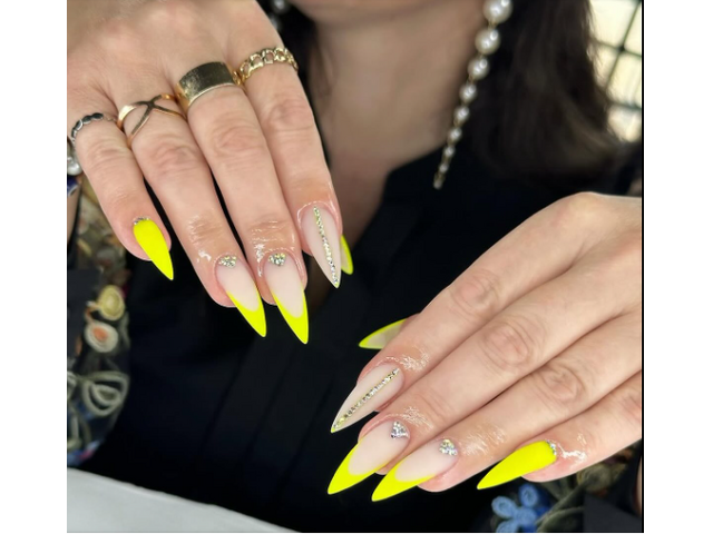 Elevate Your Artistry with Valentino Pure Acrylic – Now at Siena Distribution!