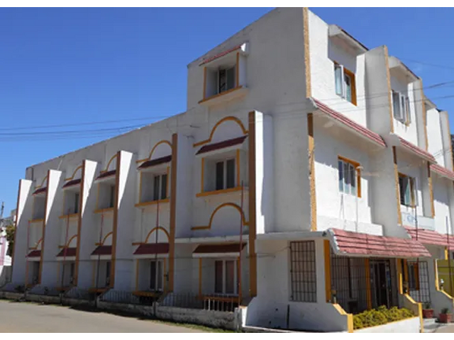 Where can travellers find Kodaikanal rooms low price?