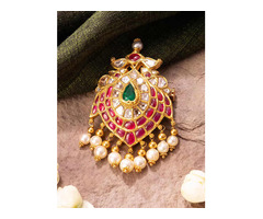 Elegant Gold Jewellry for Women: Earrings and Necklaces Collection