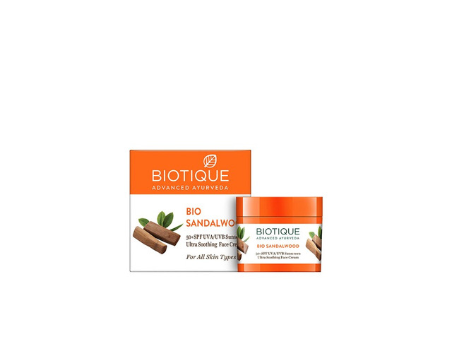 Biotique Bio Sandalwood Ultra Soothing UVA\u002FUVB Sunscreen 50+ SPF 50g