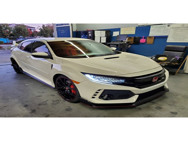 Fast & Reliable Tow Truck Service in Richmond – J&E Automotive