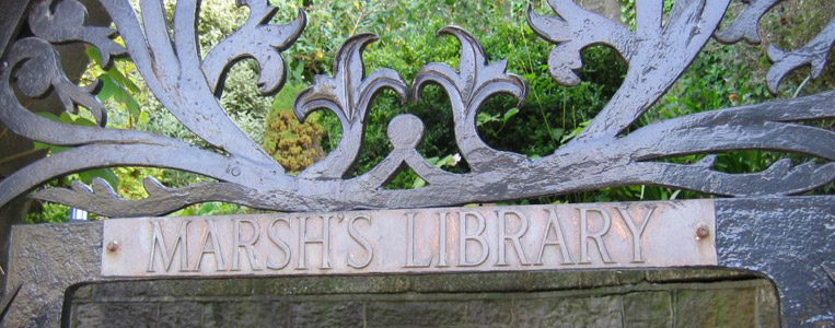 Verziertes Tor der Marsh's Library