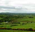 Das haben viele Deutsche vor Augen, wenn sie an Irland denken: Eine überwiegend grüne Landschaft