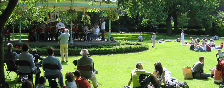 Häufig spielen Bands im Pavillon