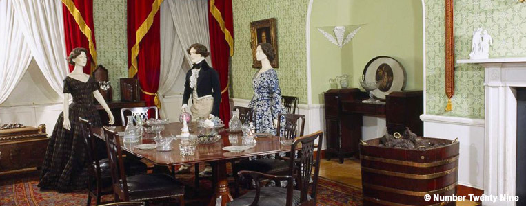 Esszimmer aus dem achtzehnten Jahrhundert