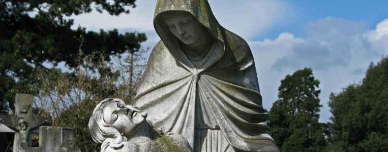 Eines der unzähligen Grabmonumente