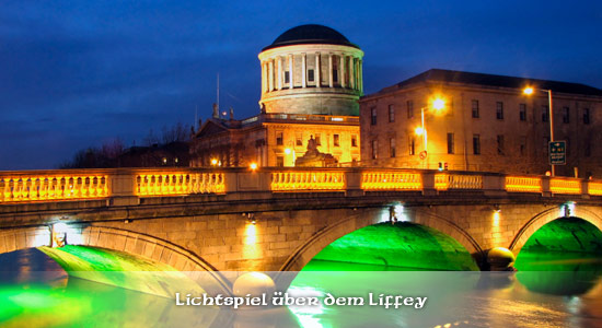 Der Fluss Liffey verzaubert die Besucher durch das Lichtspiel bei Nacht