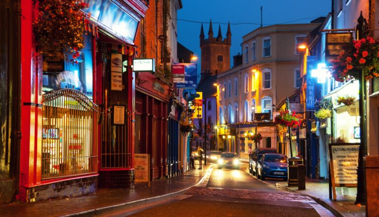 Nachtleben Ennis