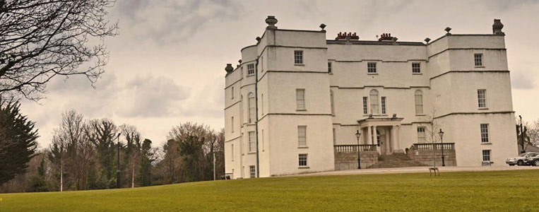 Im 18. Jahrhundert wurde das Schloss in den heutigen Landsitz umgebaut