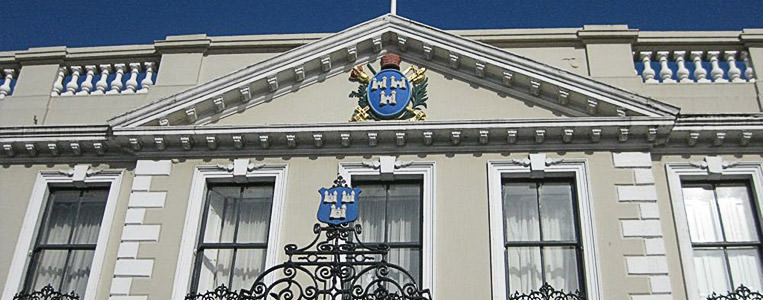 Hier wurde der englisch-irische Friedensvertrags unterzeichnet