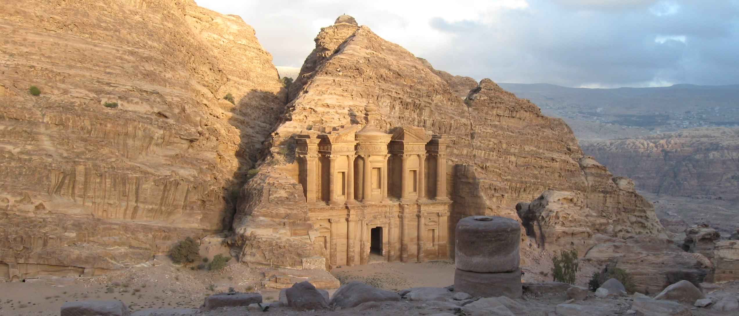 petra ad-deir panorama