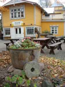 Typische Architektur in Jurmala, (c) swetlana_k, pixelio.de