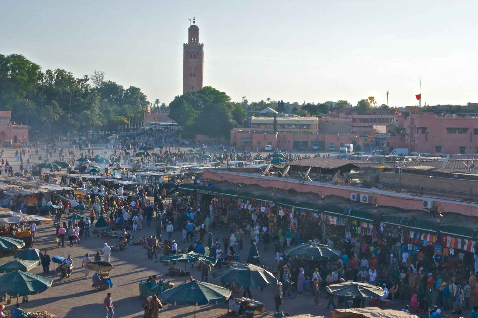 Marrakesch – Djemaa el-Fna in der Abenddämmerung