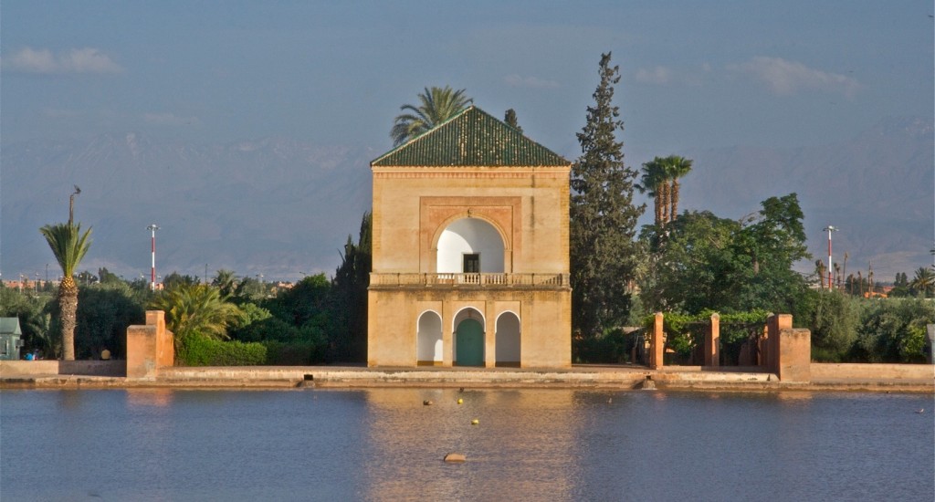 Pavillion und Basin in den Menara-Gärten