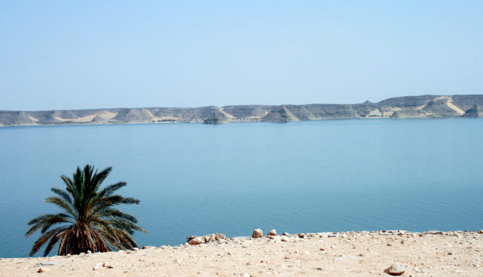 Blick über den Nassersee auf den Assuan Staudamm