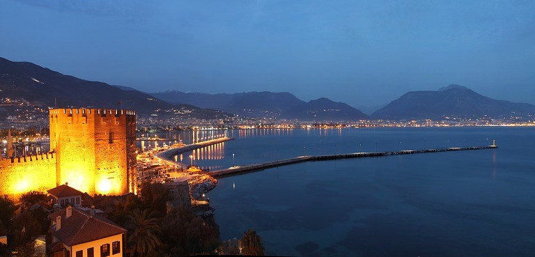 Alanya bei Nacht