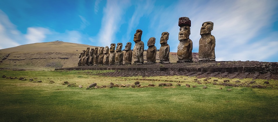 Die mysteriösen Statuen des Rapa-Nui-Nationalparks der Osterinsel.