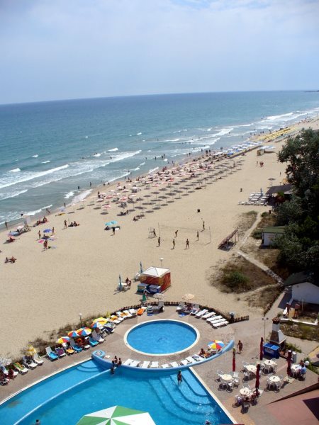 Ausblick vom Hotel auf Pool und Strand Ausblick vom Hotel auf Pool und Strand