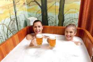 Frauen im Bier Spa