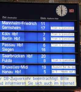 deutsche-bahn-494624_1280