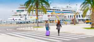 Kreuzfahrtschiff im Hafen von Palma de Mallorca