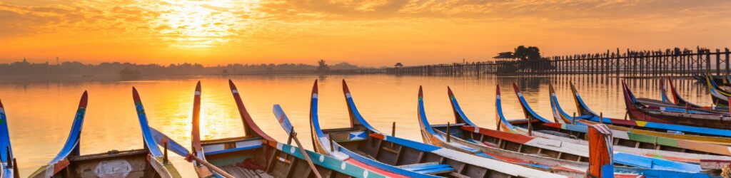 Boote auf dem Taunghtaman-See in Mandalay