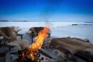 Lagerfeuer im Schnee