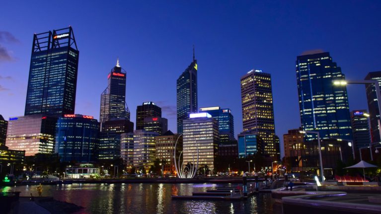 Skyline Perth bei Nacht