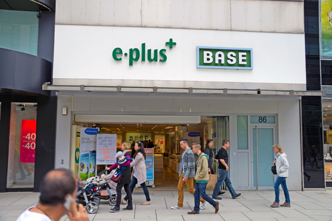 Base & E-Plus Zeil 5